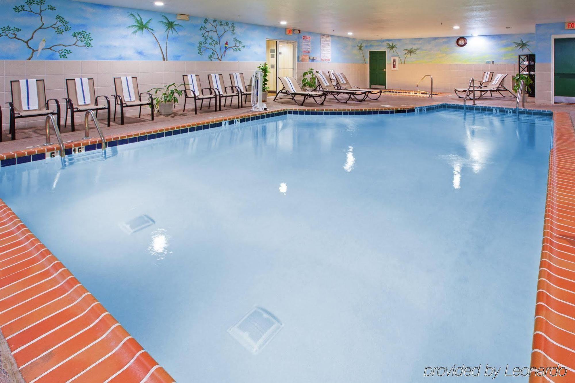 Country & By Radisson, Lexington, Ky 3*